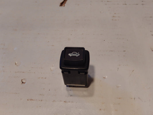 Maserati Quattroporte Three Console Trunk Open Switch