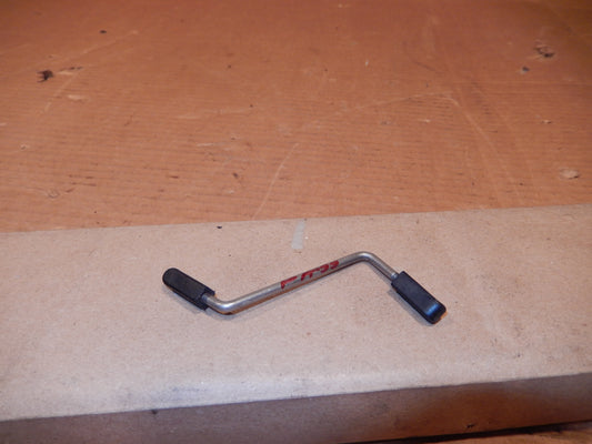 Maserati M138 Passengers Door Key Lock Lift Rod