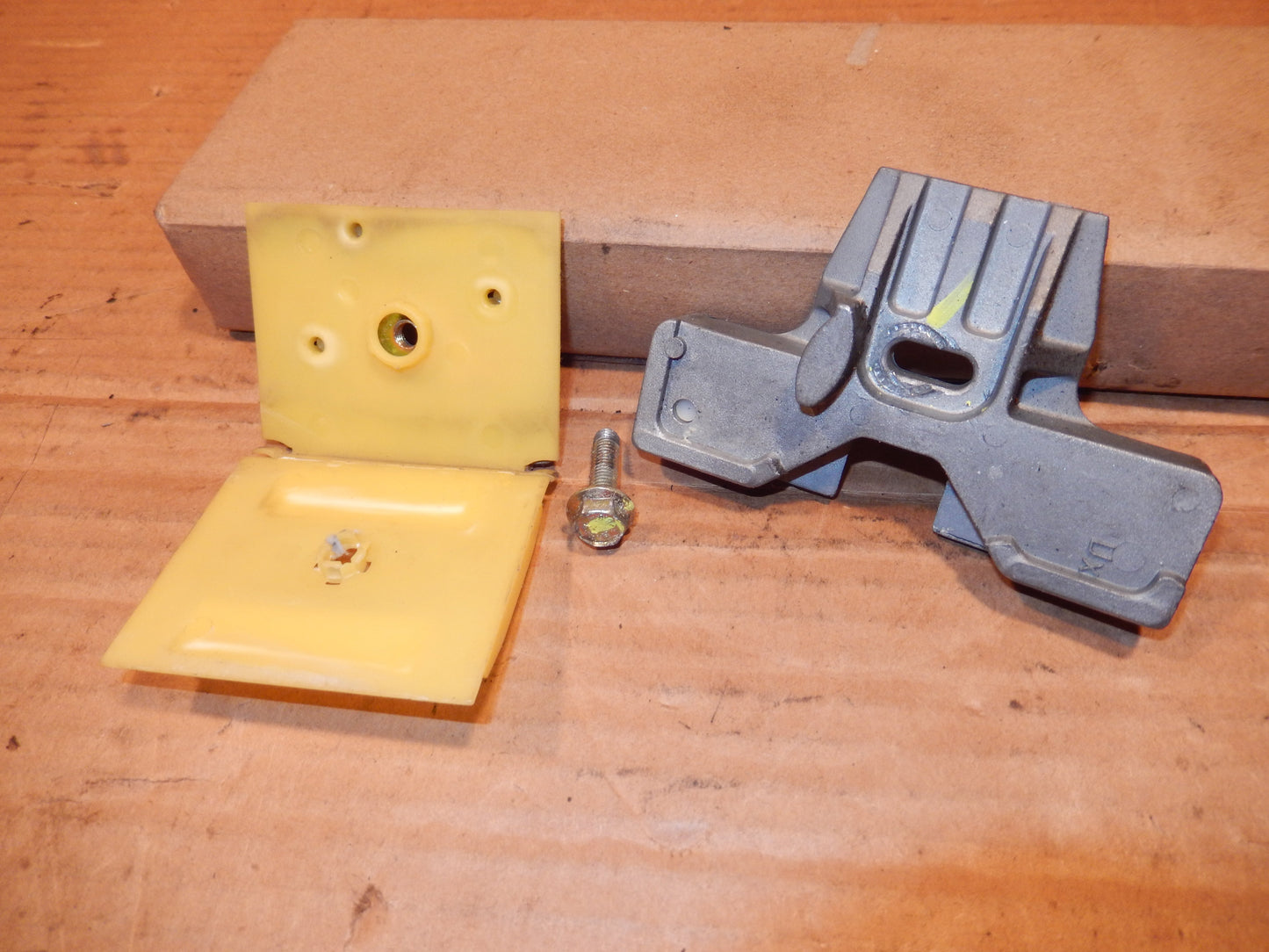 Maserati M138 Passengers Door Rear Regulator Glass Clamp