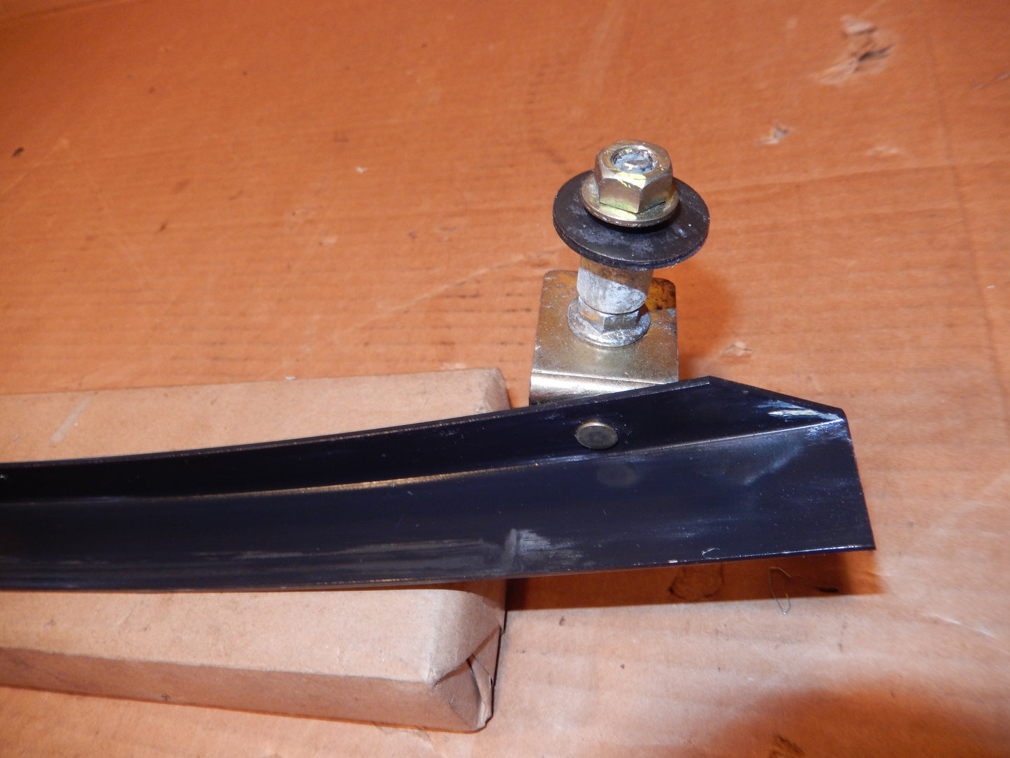 Maserati M138 Drivers Door Front Glass Rail