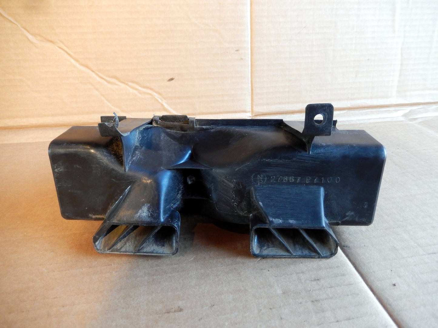 Datsun 280ZX Central Air Duct