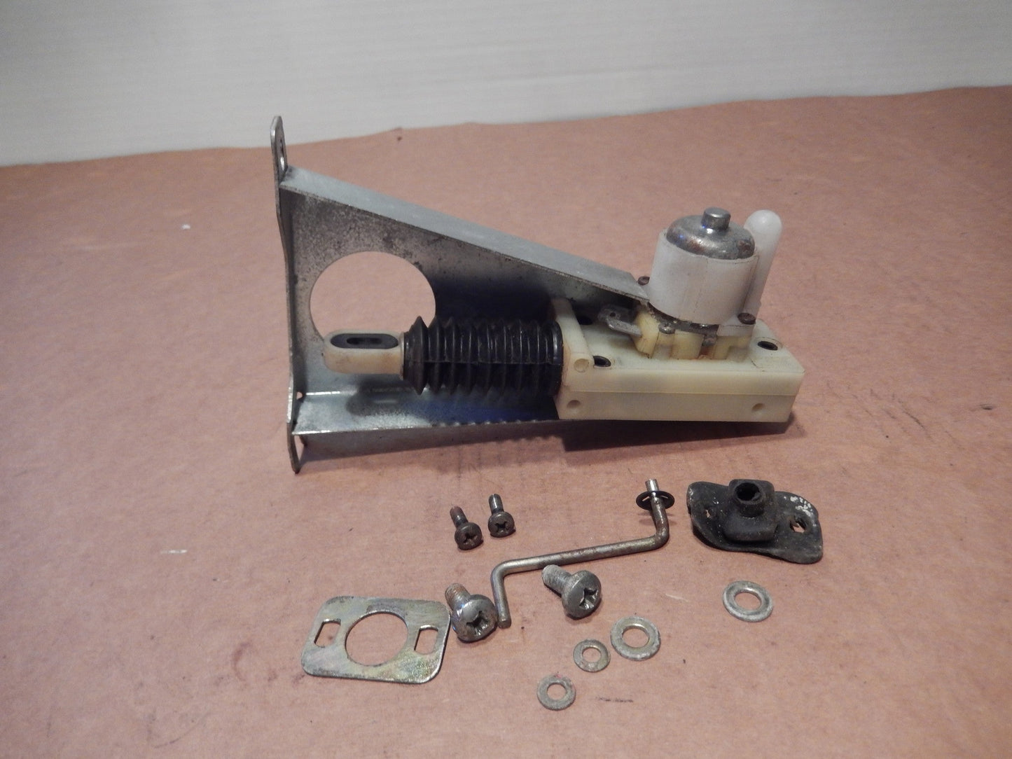 Maserati Biturbo SPYDER Gas Cap Door Release Assembly