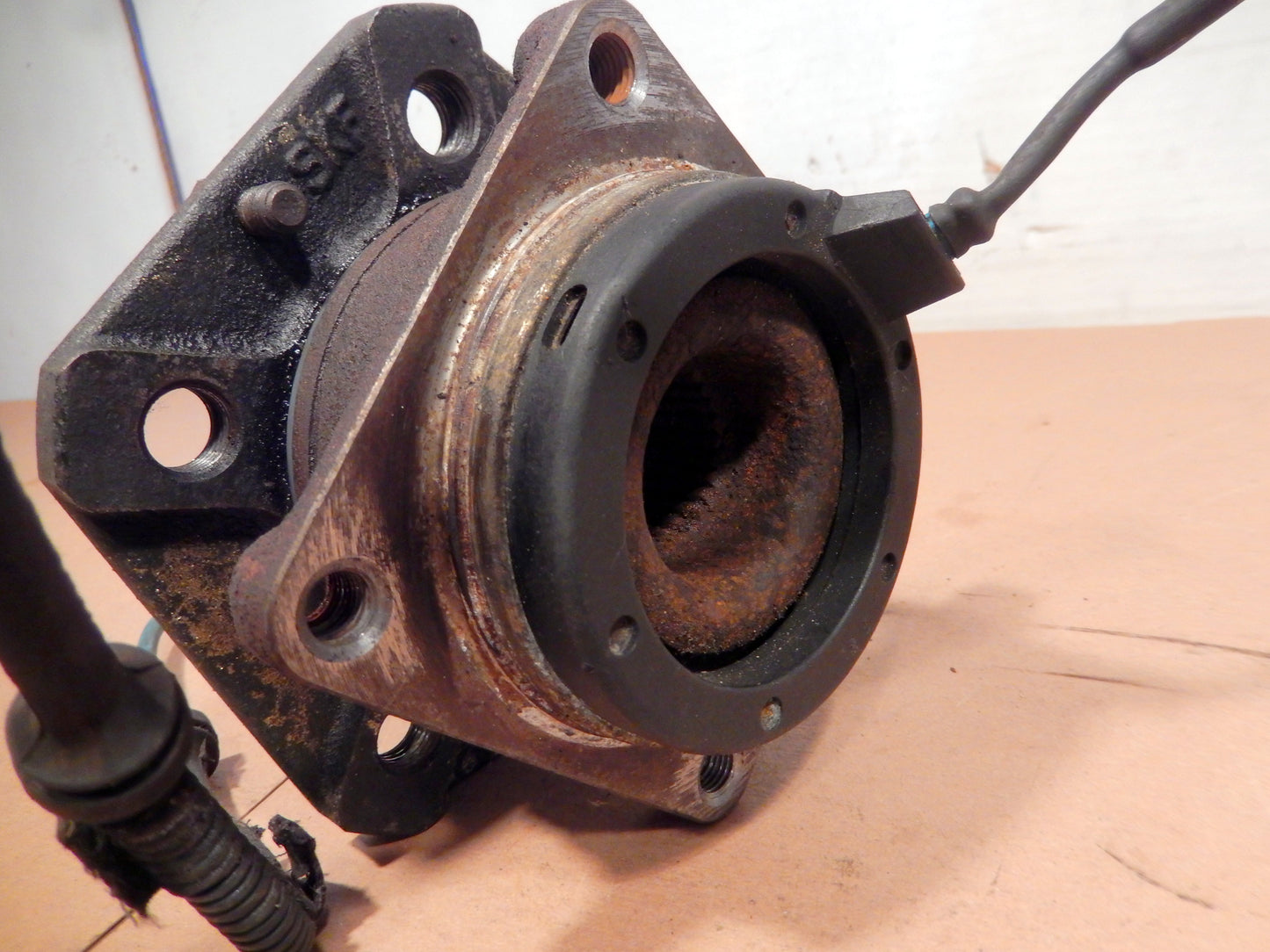 Maserati Quattroporte M139 Front Driver Side Wheel Hub