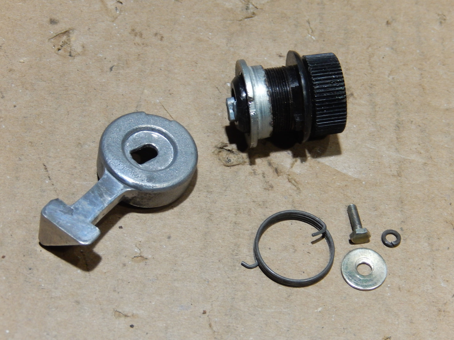 Maserati Quattroporte Arm Rest Lock Latch