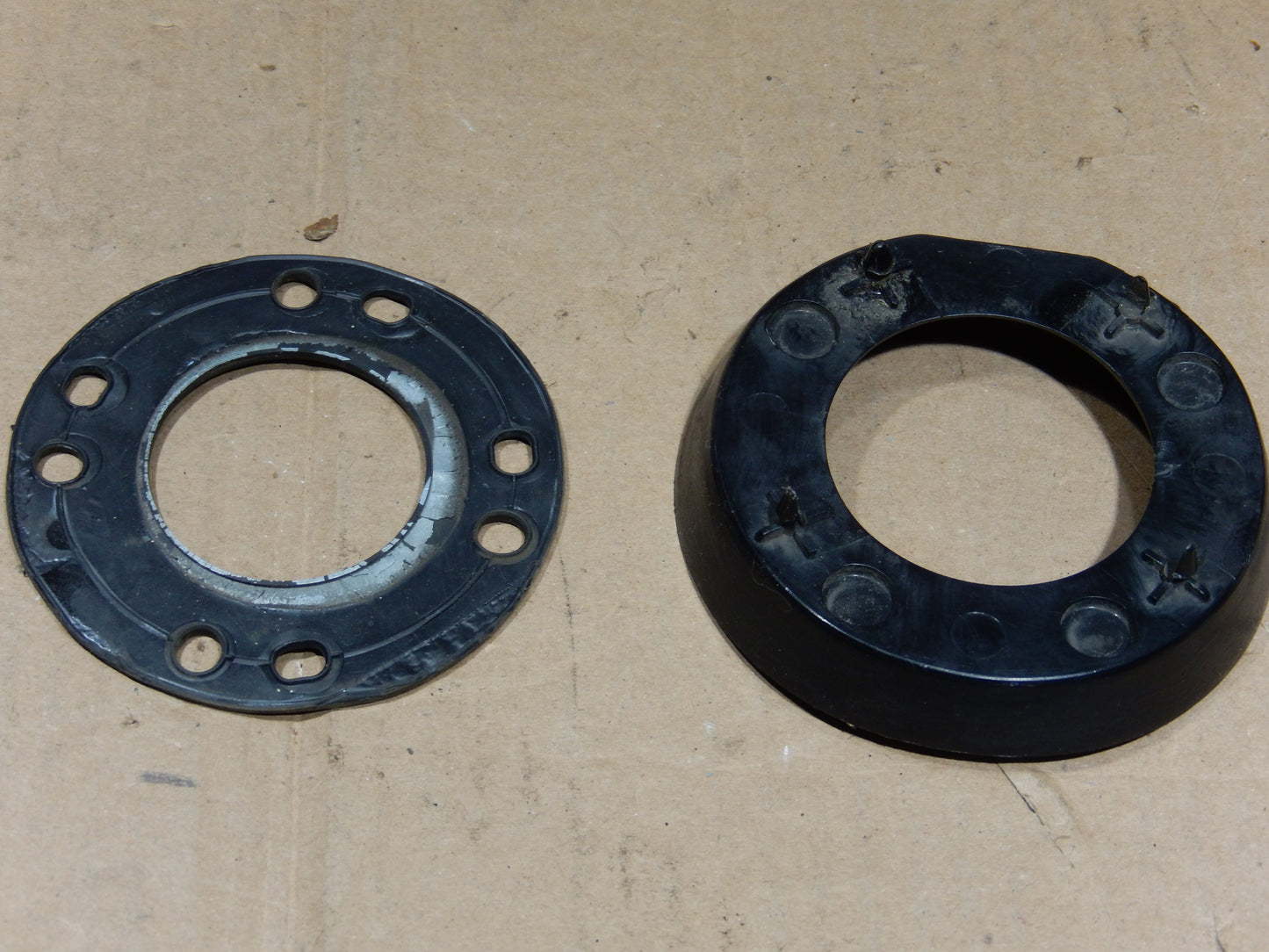 Datsun 280ZX Gas Filler Neck Port Splash Guard and Gasket