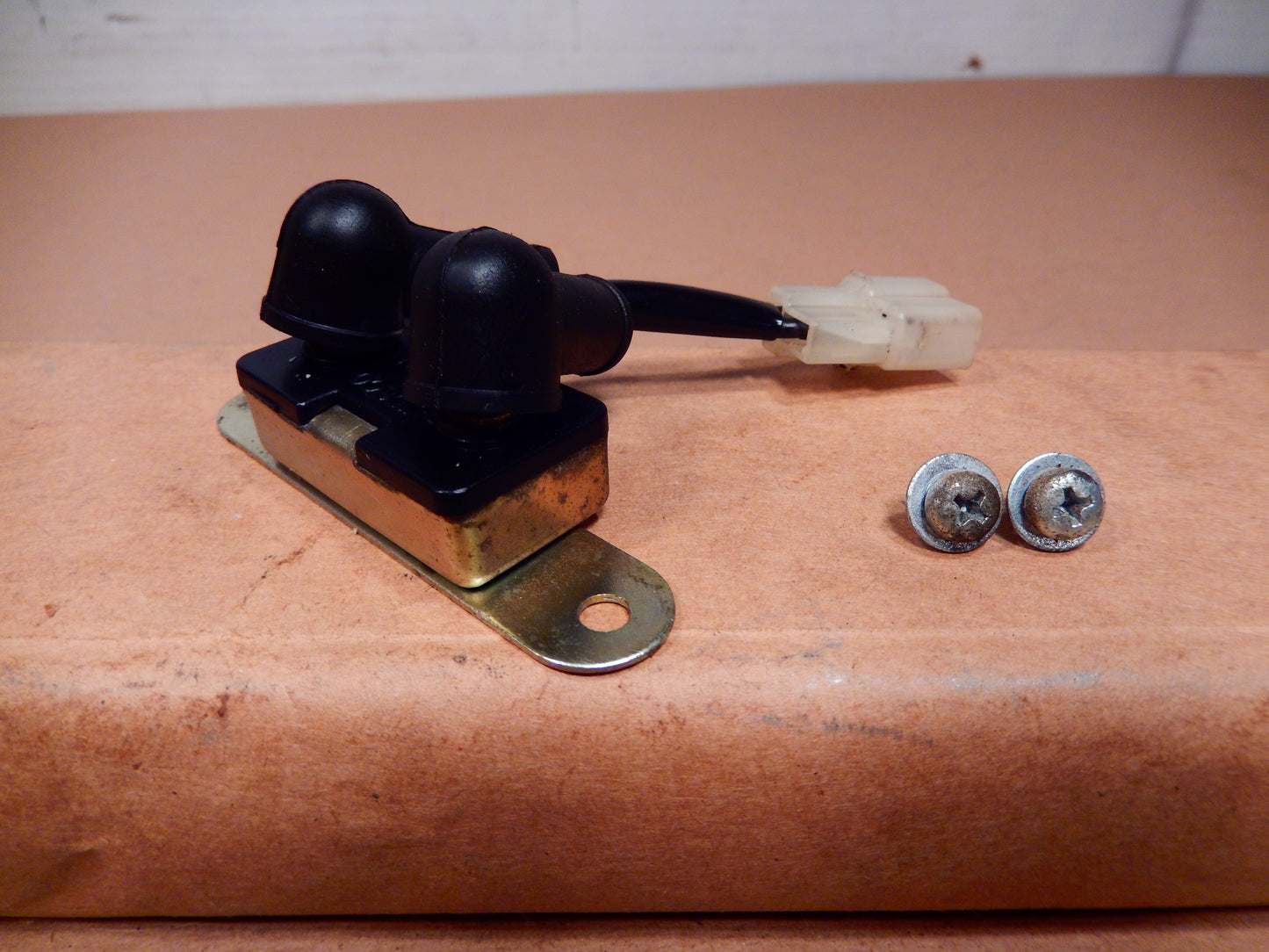 Datsun 280ZX Fan Motor Timer Resistor Box