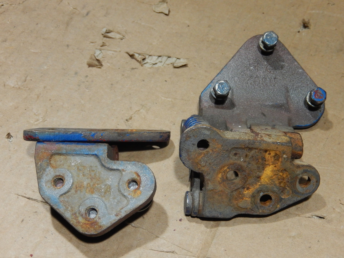 Datsun 240Z Pair of Passengers Side Door Hinges