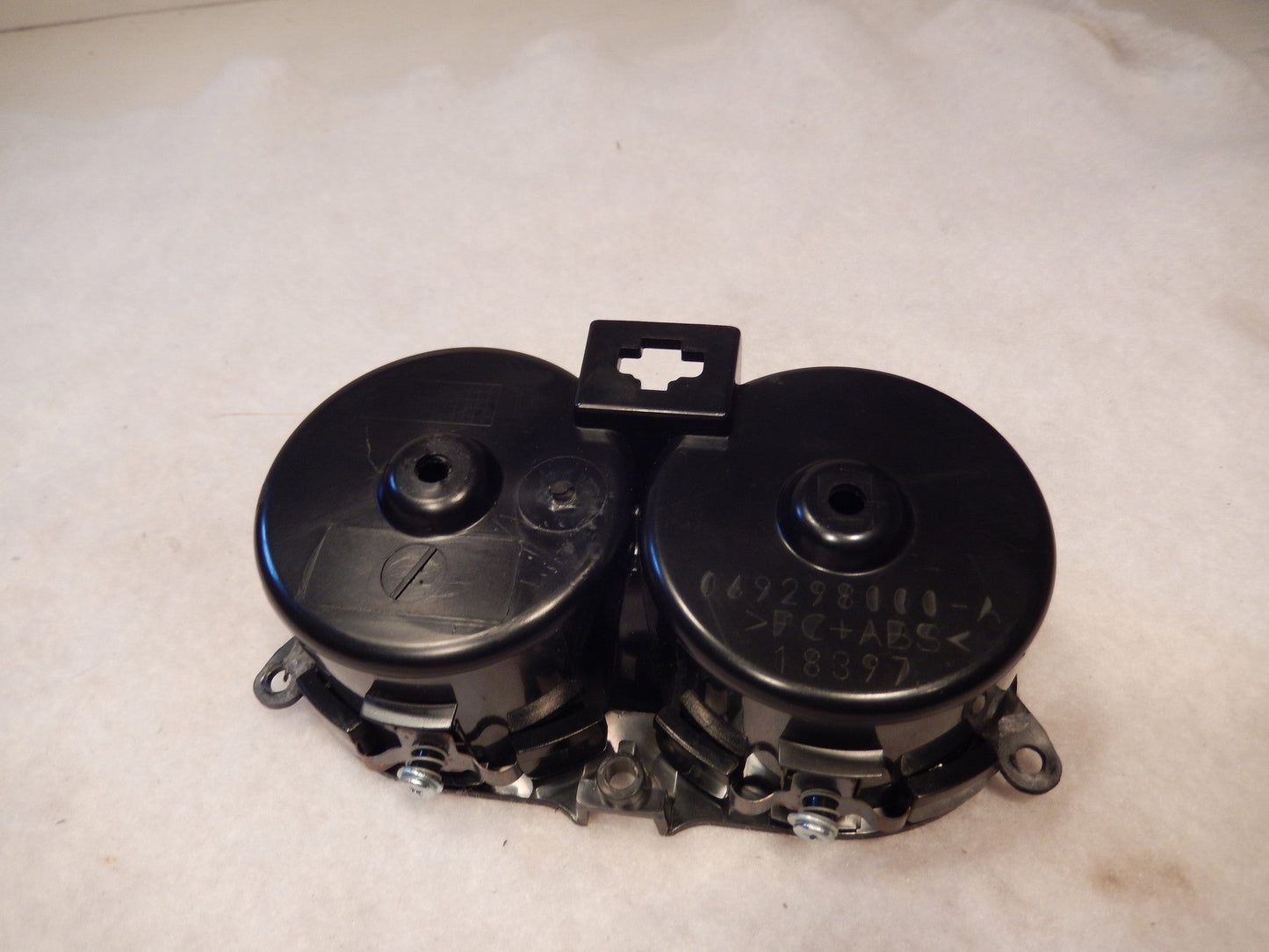 Maserati M-139 2004 - 2012 Console Cup Holder Assembly