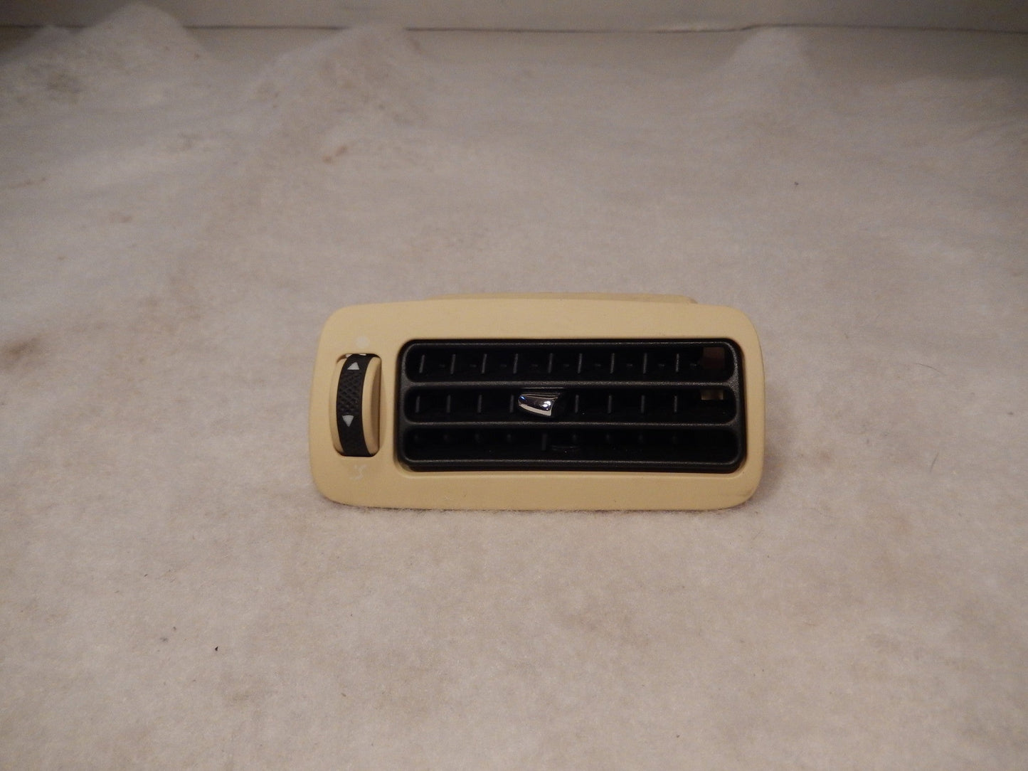 Maserati M-139 OEM NOS Ivory Color B Pillar Vent