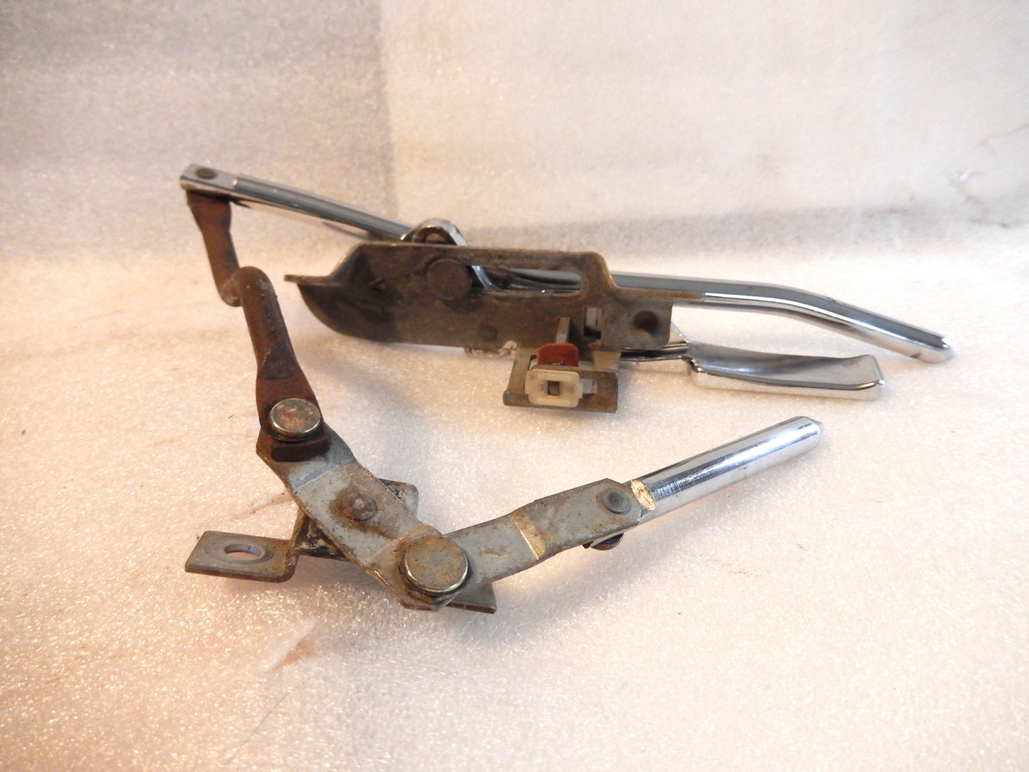 Datsun 280ZX Driver Side T-Roof Latch / Lock Mechanism