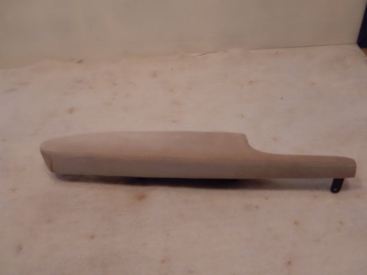 Maserati Quattroporte M-139 Front Drivers Light Gray Armrest