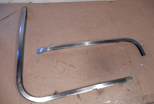 Datsun 280ZX Passenger Glass T-Roof Trim Set