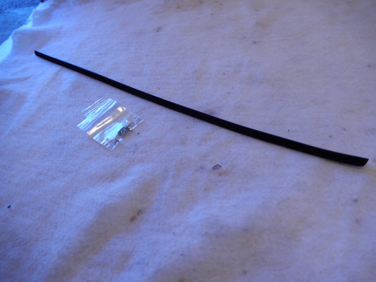 Maserati Quattroporte M-139 Rear Door Bottom Seal