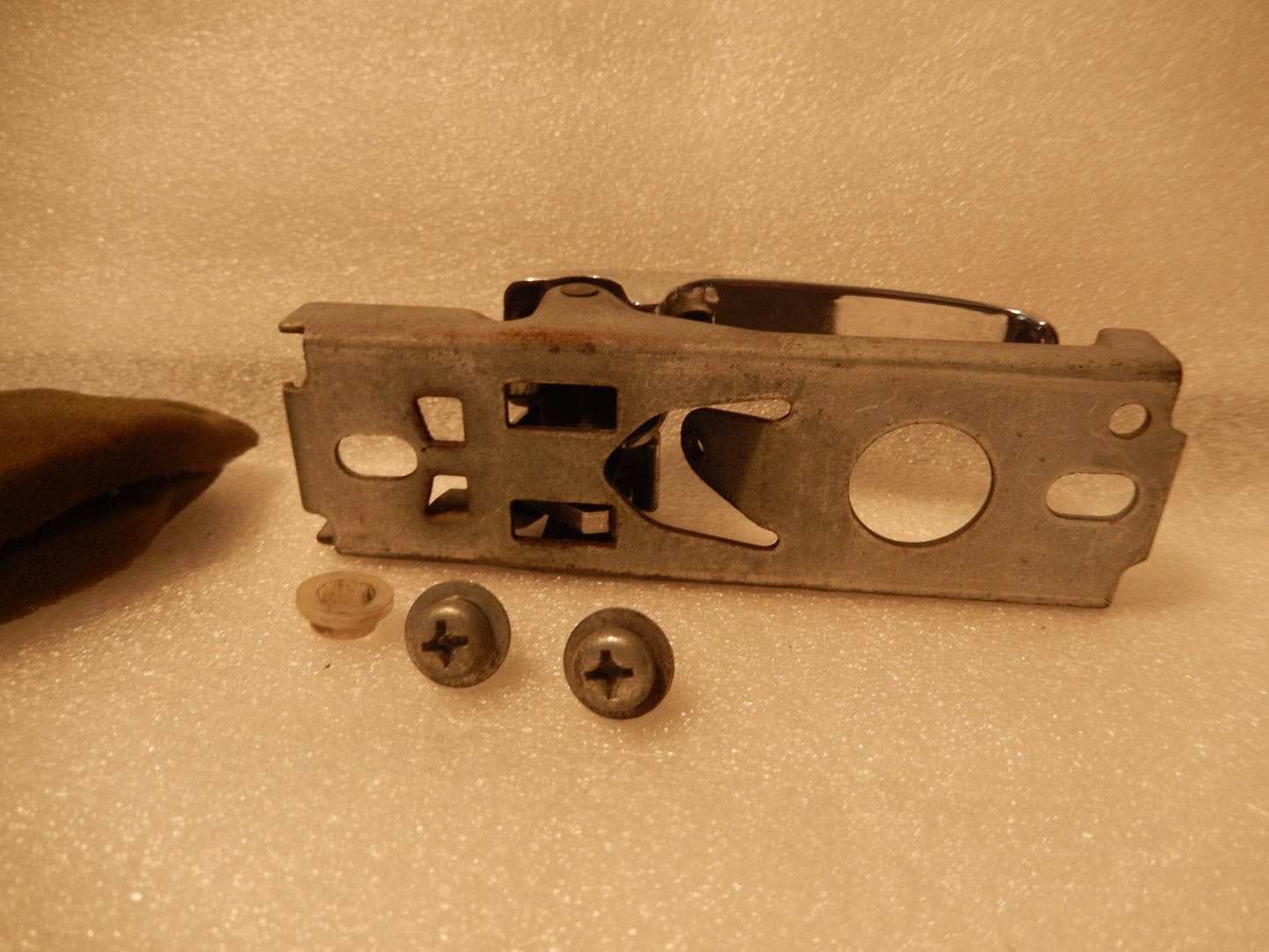 Datsun 280ZX Driver Door Lock Rod Lever