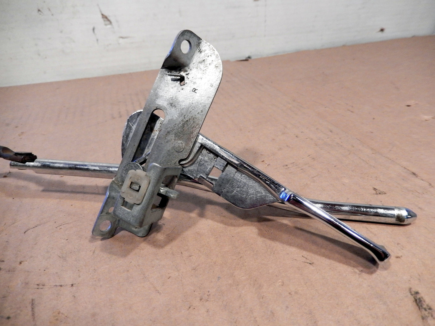 Datsun 280ZX Passenger Glass T-Roof Latch Lock