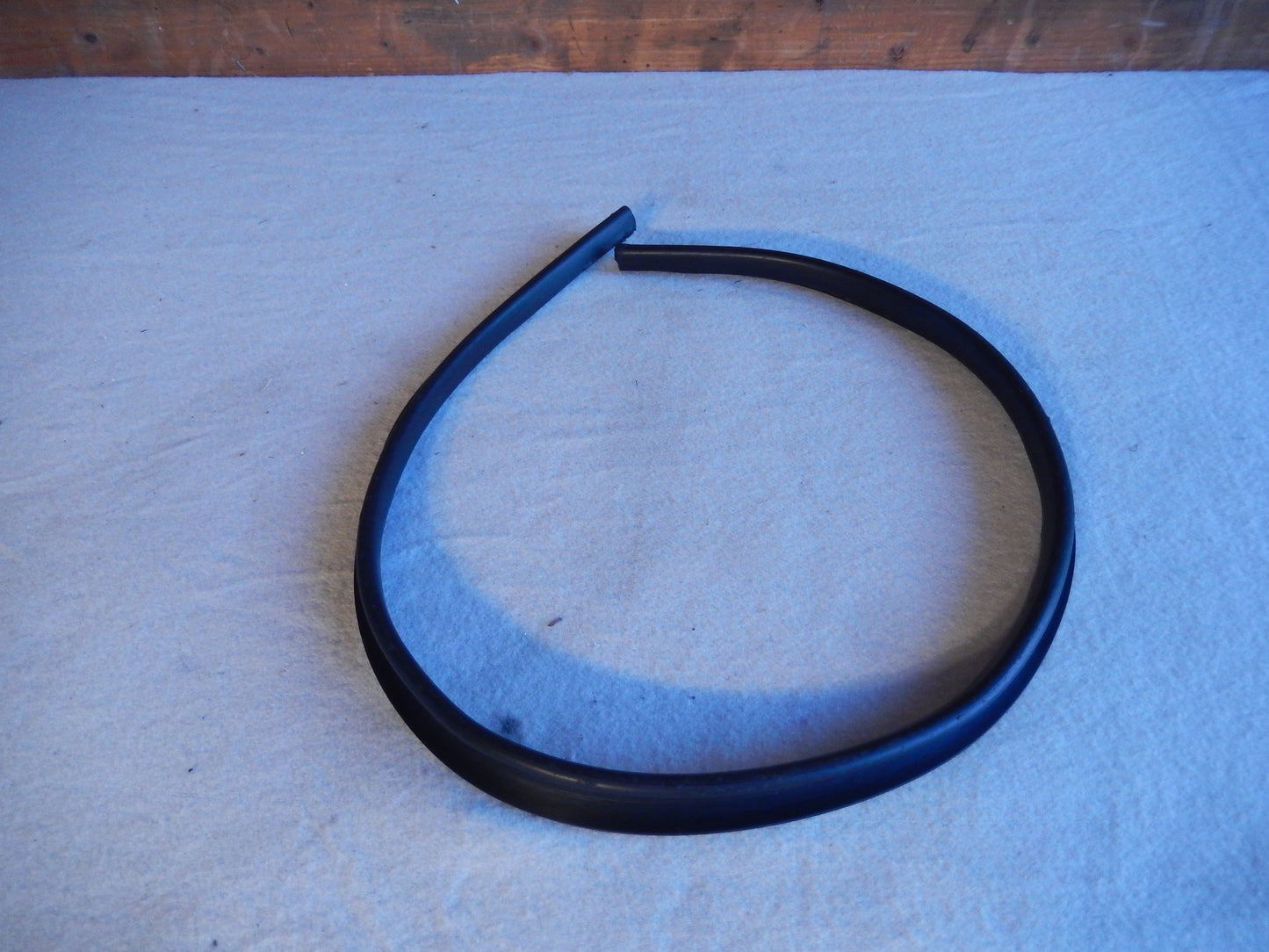 Maserati Quattroporte Front Passengers Side Fender Rim Trim