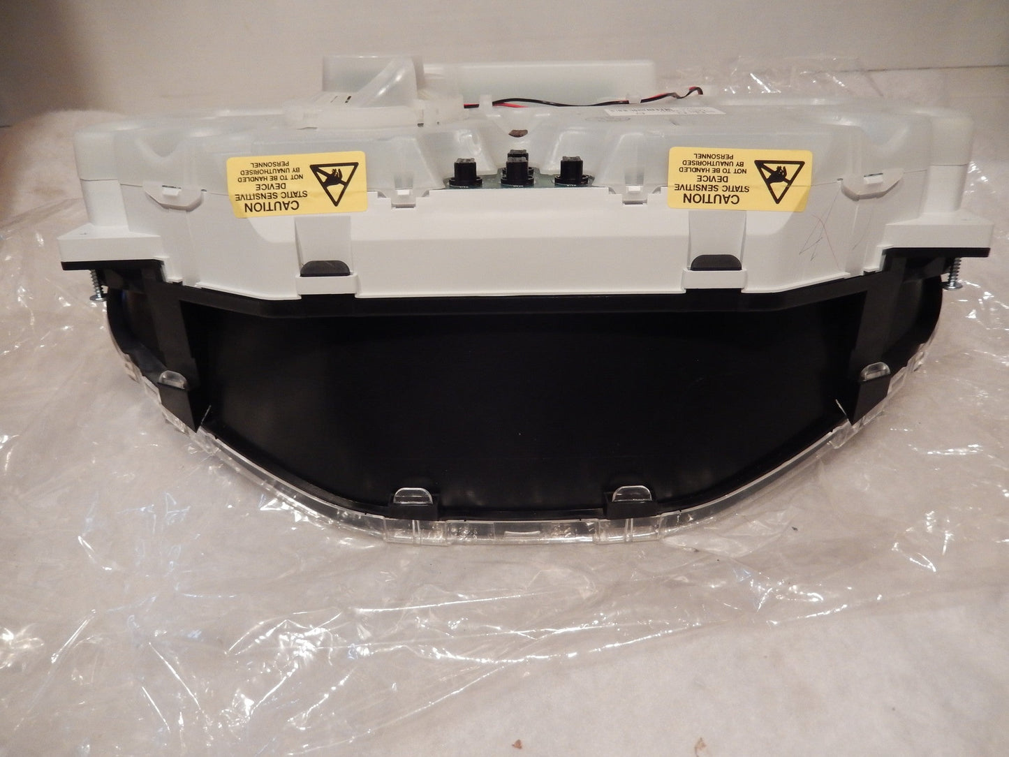 Range Rover P-38 NOS , NEW Instrument Cluster 1995-02