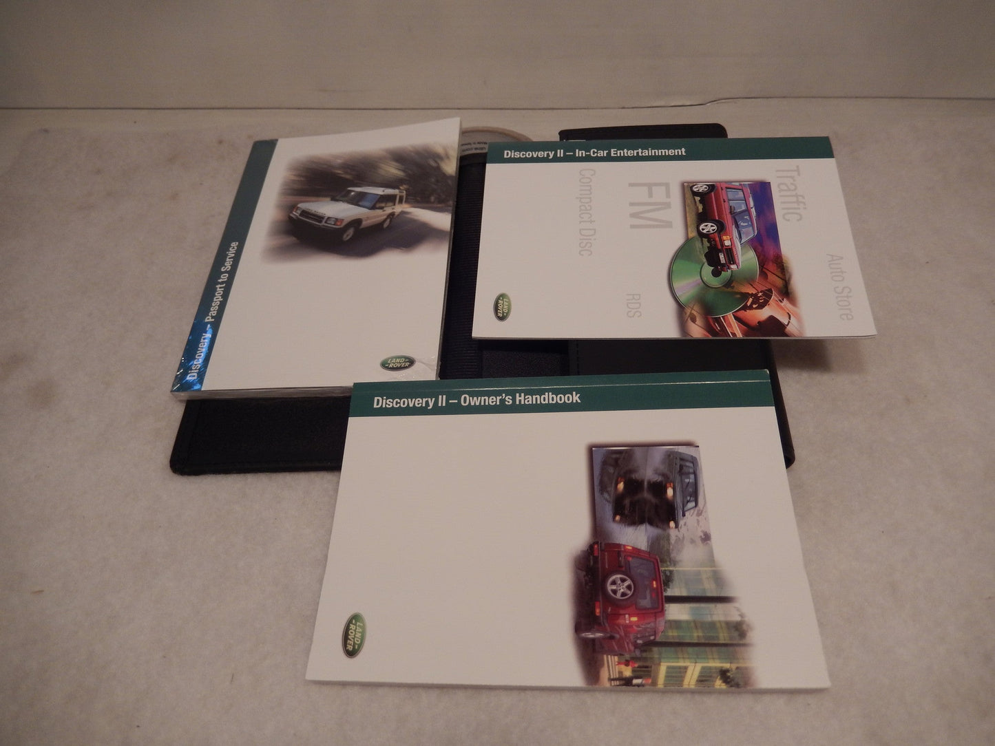 Land Rover Discovery 2002 OEM , NOS Owners Manual Folio