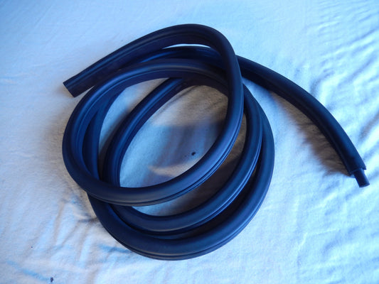 Maserati Quattroporte M-139  04 - 2014 Front ( Left ) Drivers Door Weather Seal