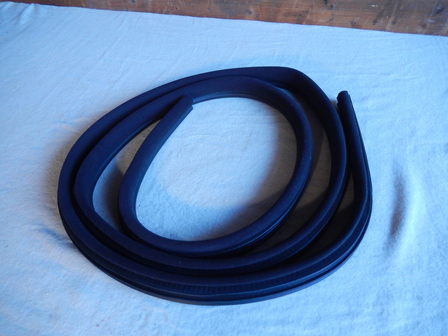 Maserati Quattroporte M-139 04 - 2014 Passengers ( Right ) Rear Door Weather Seal