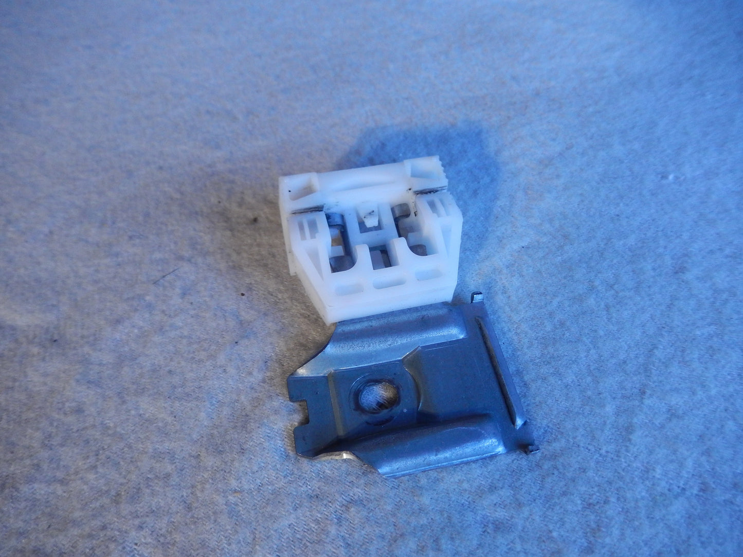 Maserati Quattroporte M-139 04 - 2014 Window Regulator White Slide Block