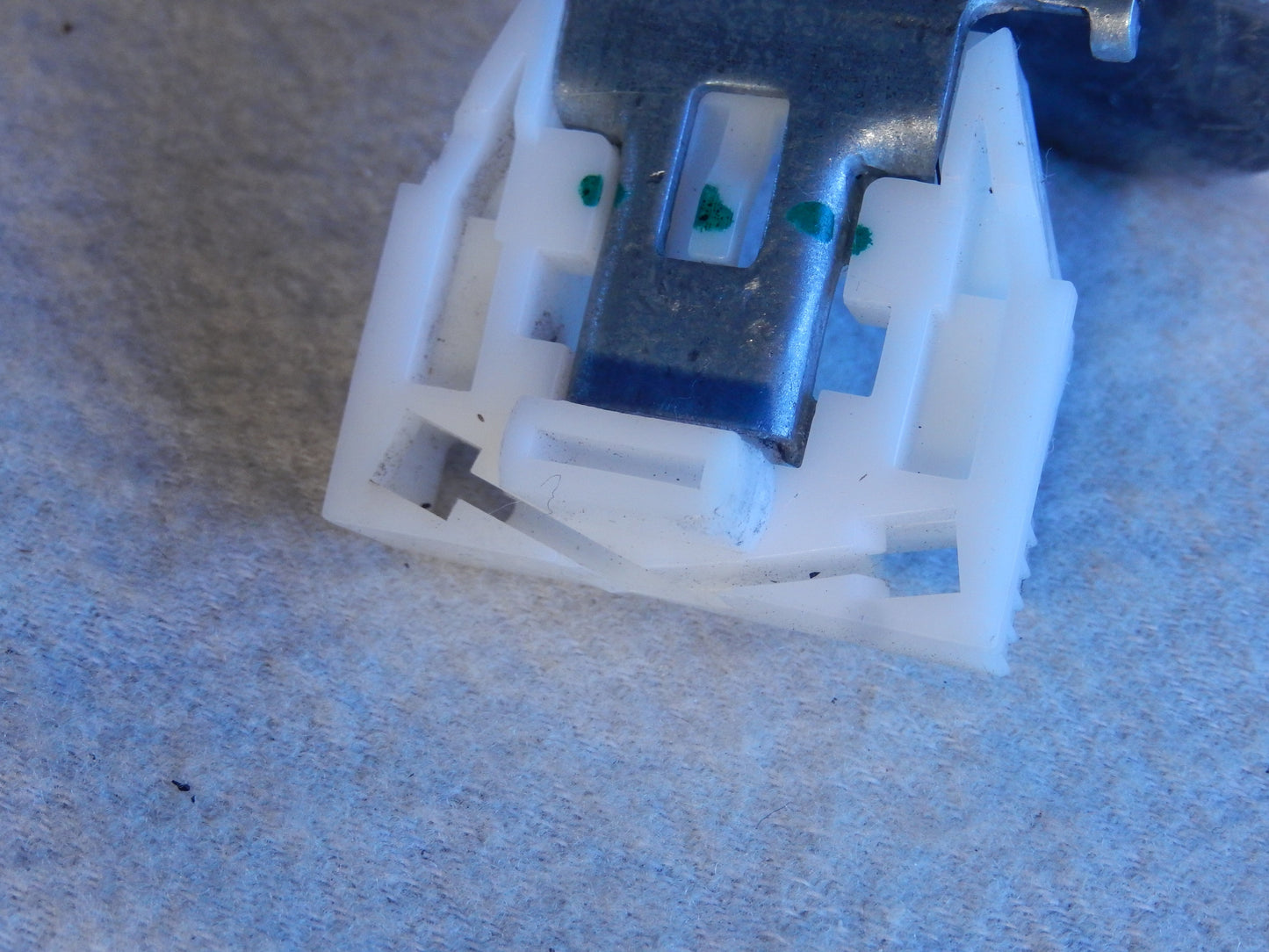 Maserati Quattroporte M-139 04 - 2014 Window Regulator White Slide Block