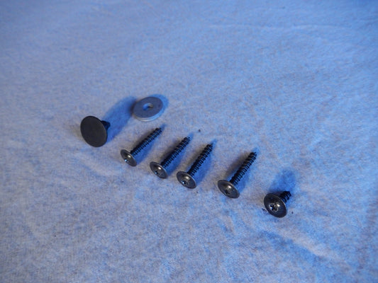 Maserati Quattroporte M-139 04 - 2014 Rearmost Interior Trunk Panel Fastener Kit