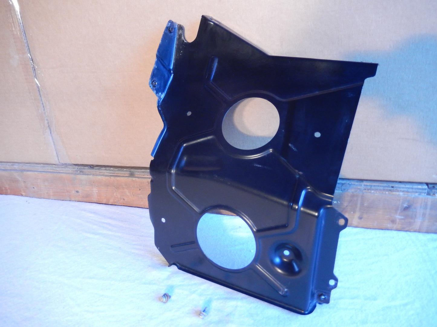 Maserati Quattroporte M-139 04 - 2014 Front Drivers Side Meatl Spalsh Guard Pan