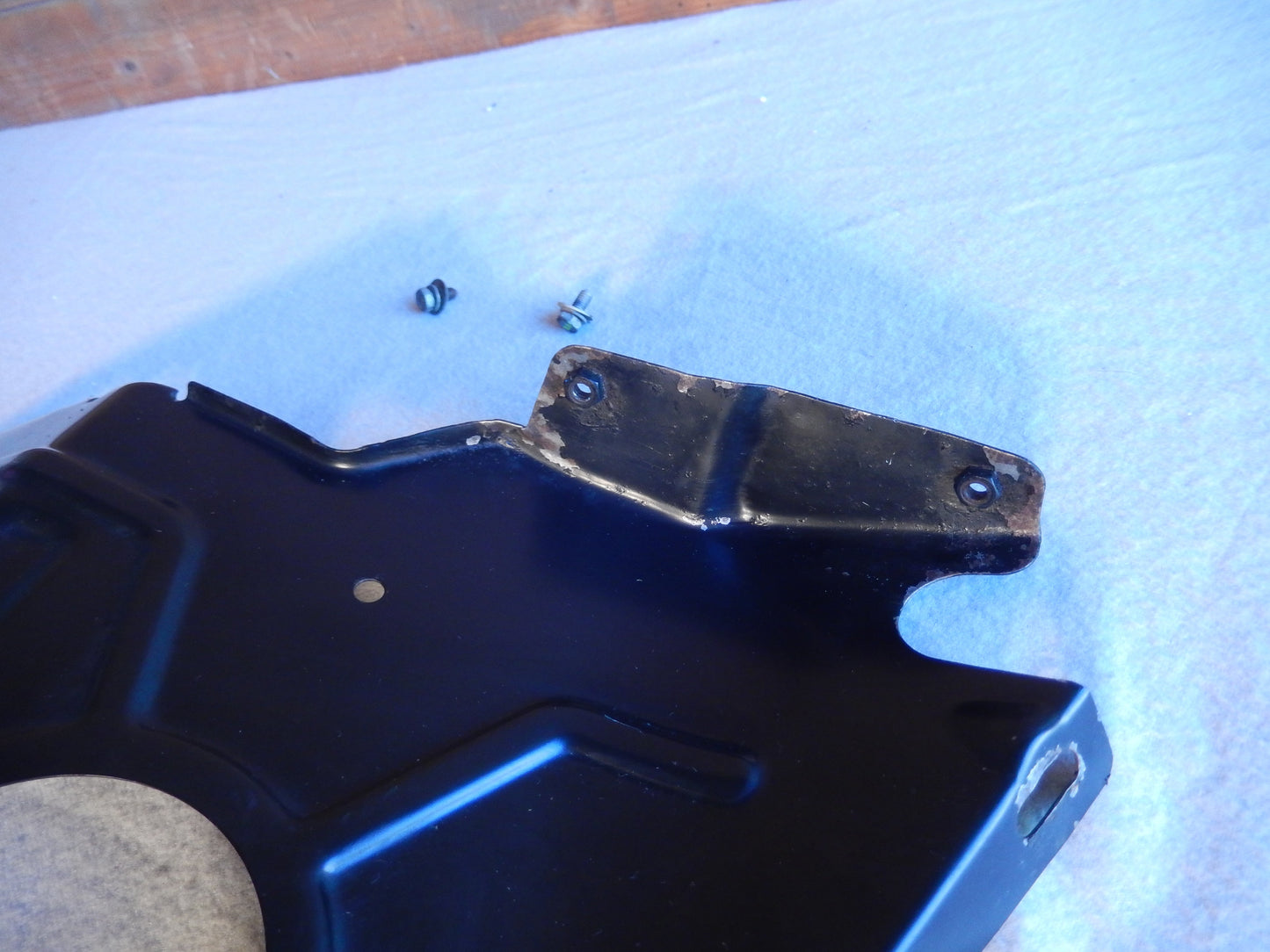 Maserati Quattroporte M-139 04 - 2014 Front Drivers Side Meatl Spalsh Guard Pan