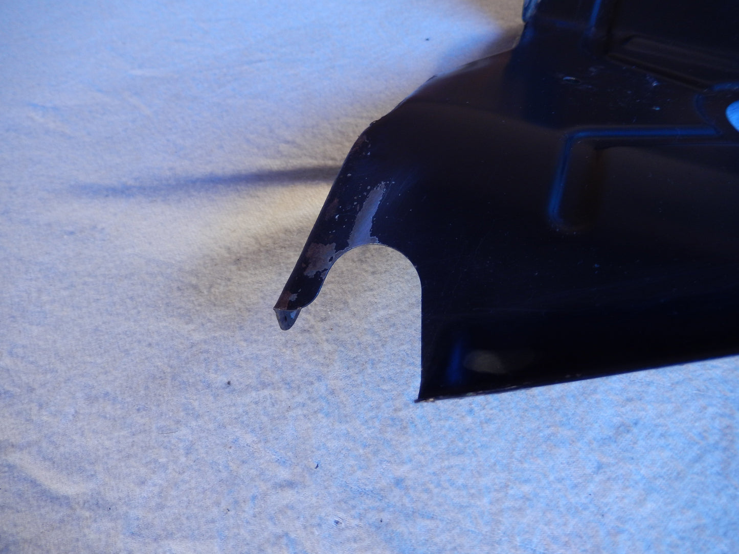 Maserati Quattroporte M-139 04 - 2014 Front Drivers Side Meatl Spalsh Guard Pan