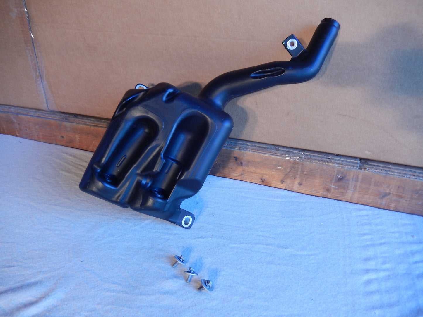 Maserati Quattroporte M-139 04 - 2014 Washer Fluid Bottle