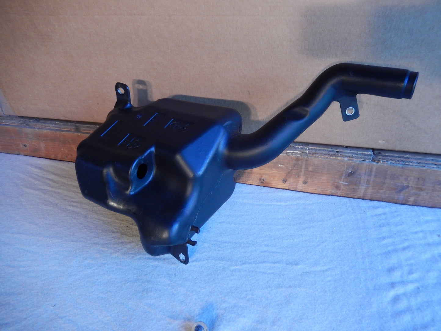 Maserati Quattroporte M-139 04 - 2014 Washer Fluid Bottle