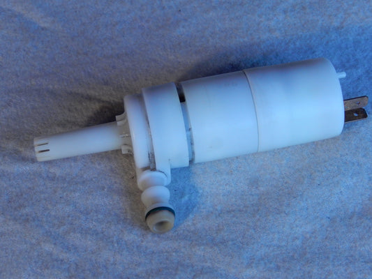 Maserati Quattroporte M-139  04 - 2014 Windshield Washer Pump
