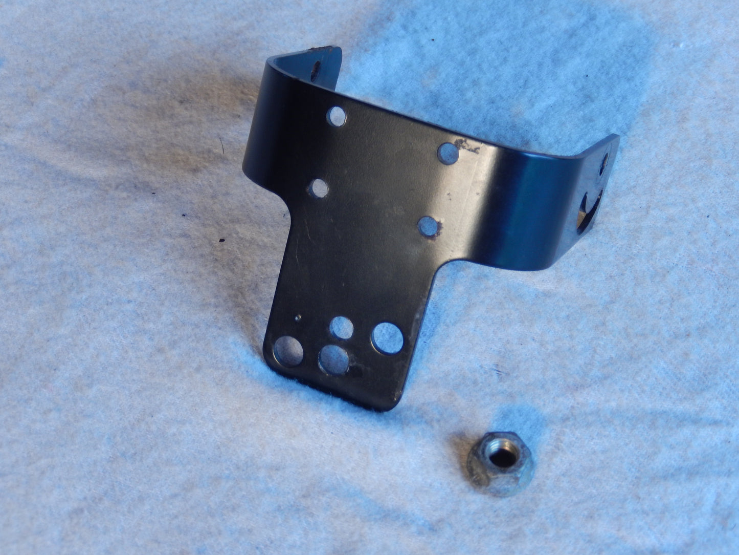 Maserati Quattroporte M-139  04 - 2014 Engine Bay Alarm Horn Mount Bracket