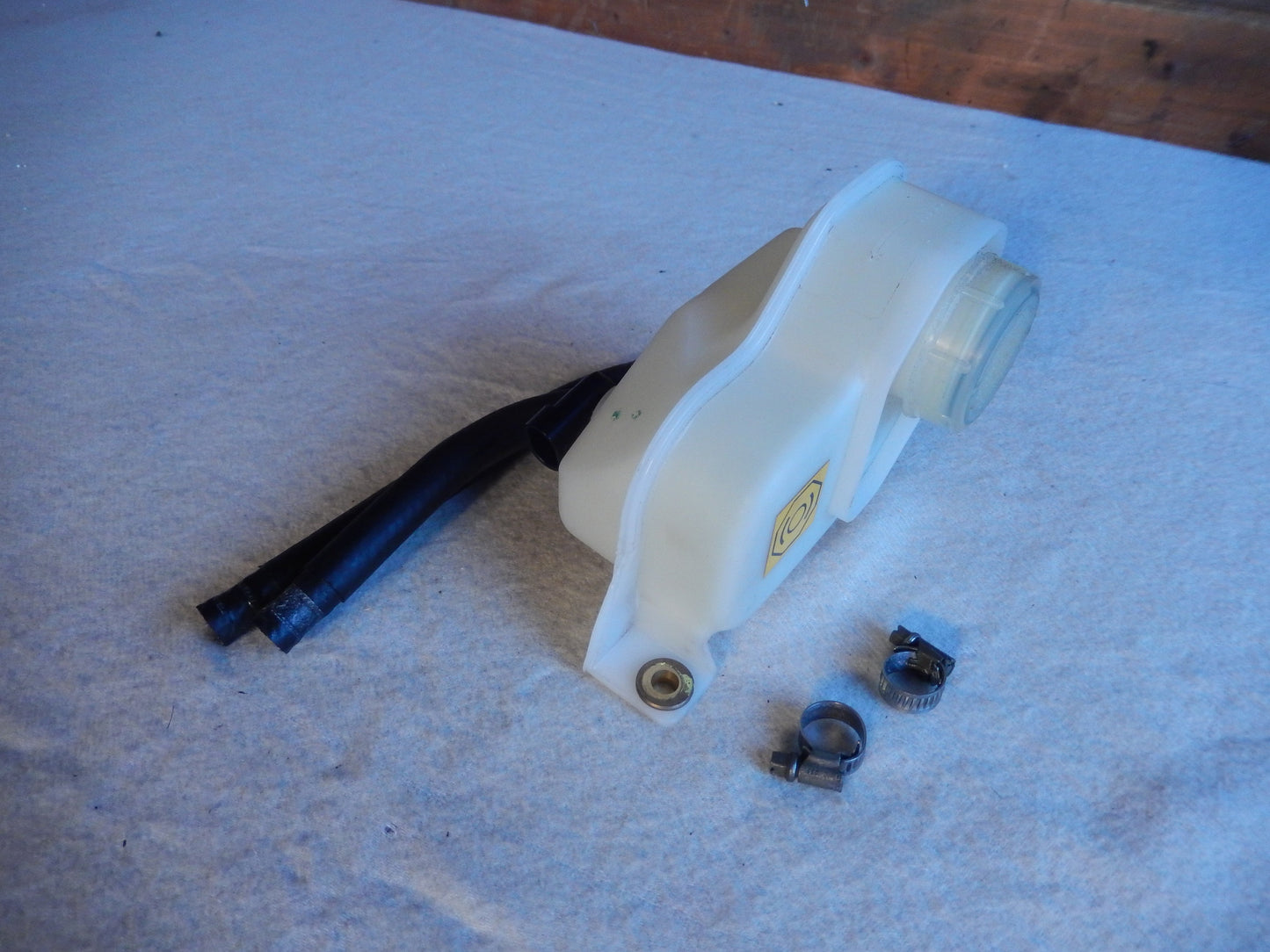 Maserati Quattroporte M-139  04 - 2014 Brake Fluid Reservoir