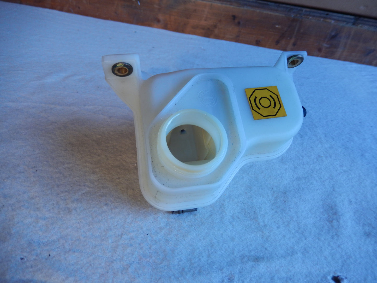 Maserati Quattroporte M-139  04 - 2014 Brake Fluid Reservoir