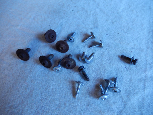 Maserati Quattroporte M-139  04 - 014 Rocker Panel Fasteners Group