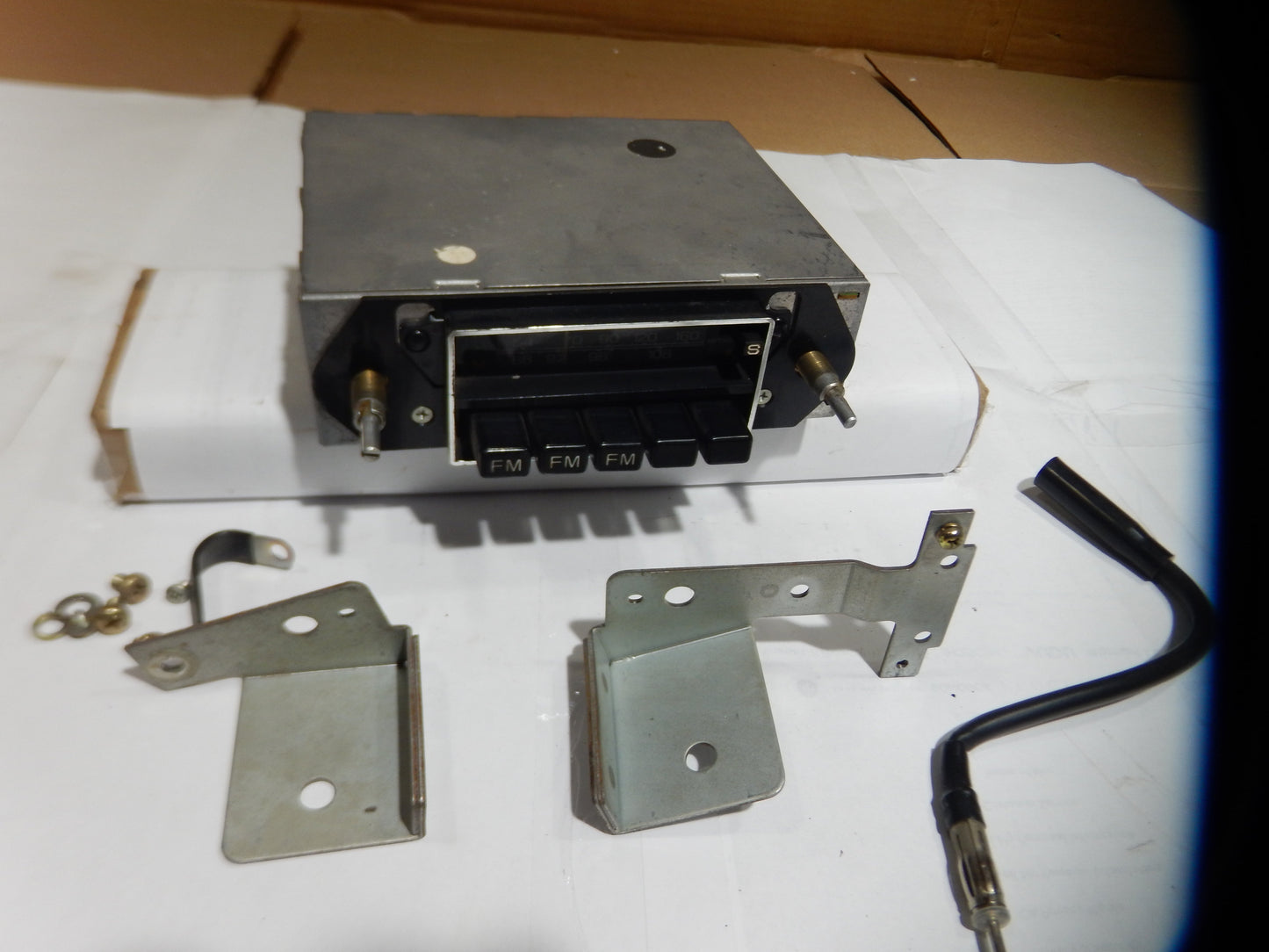 Datsun 240Z Radio  KMS  # 2411Z