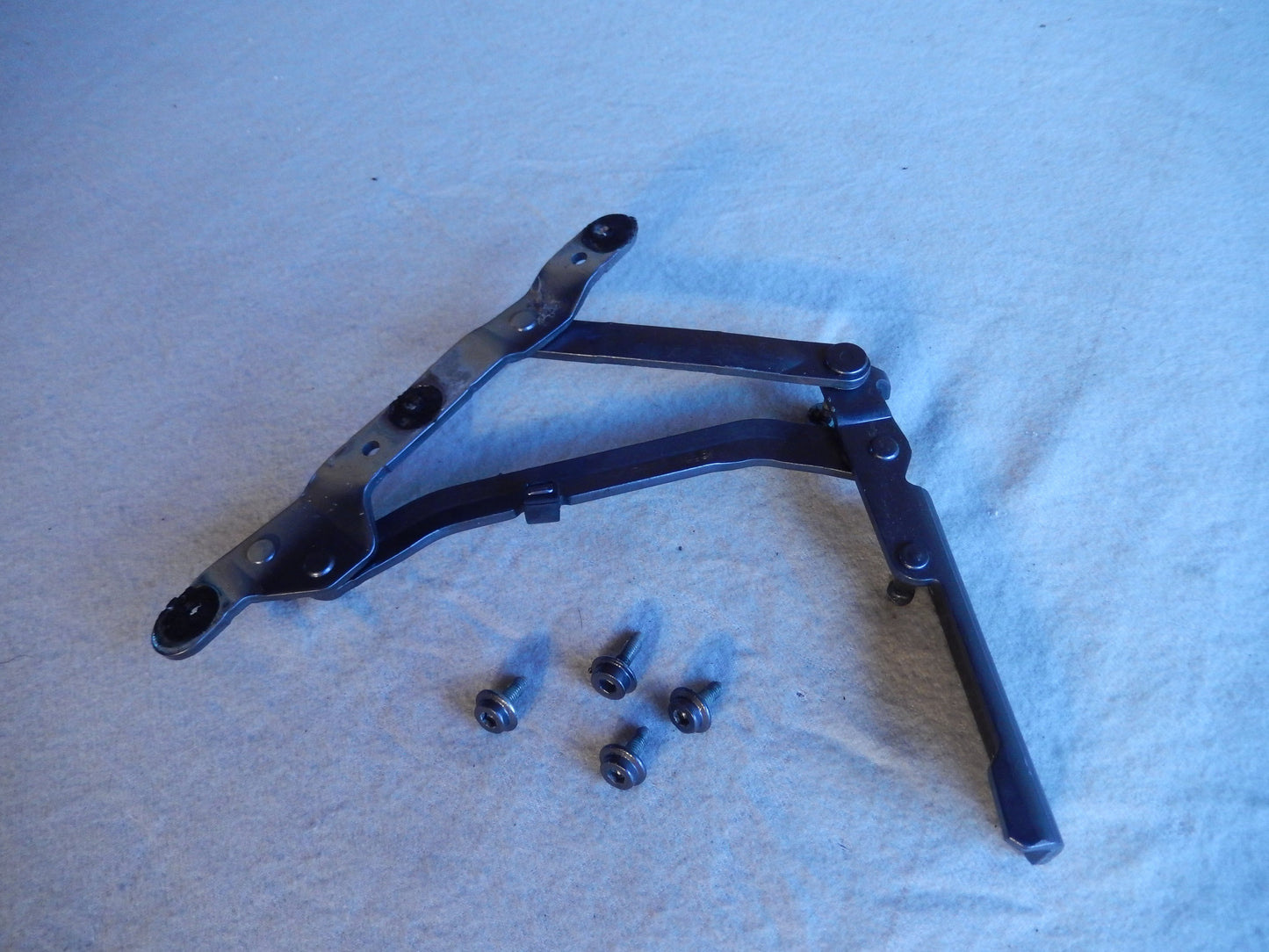 Maserati Quattroporte M-139 Drivers Side Trunk Boot Lid Hinge