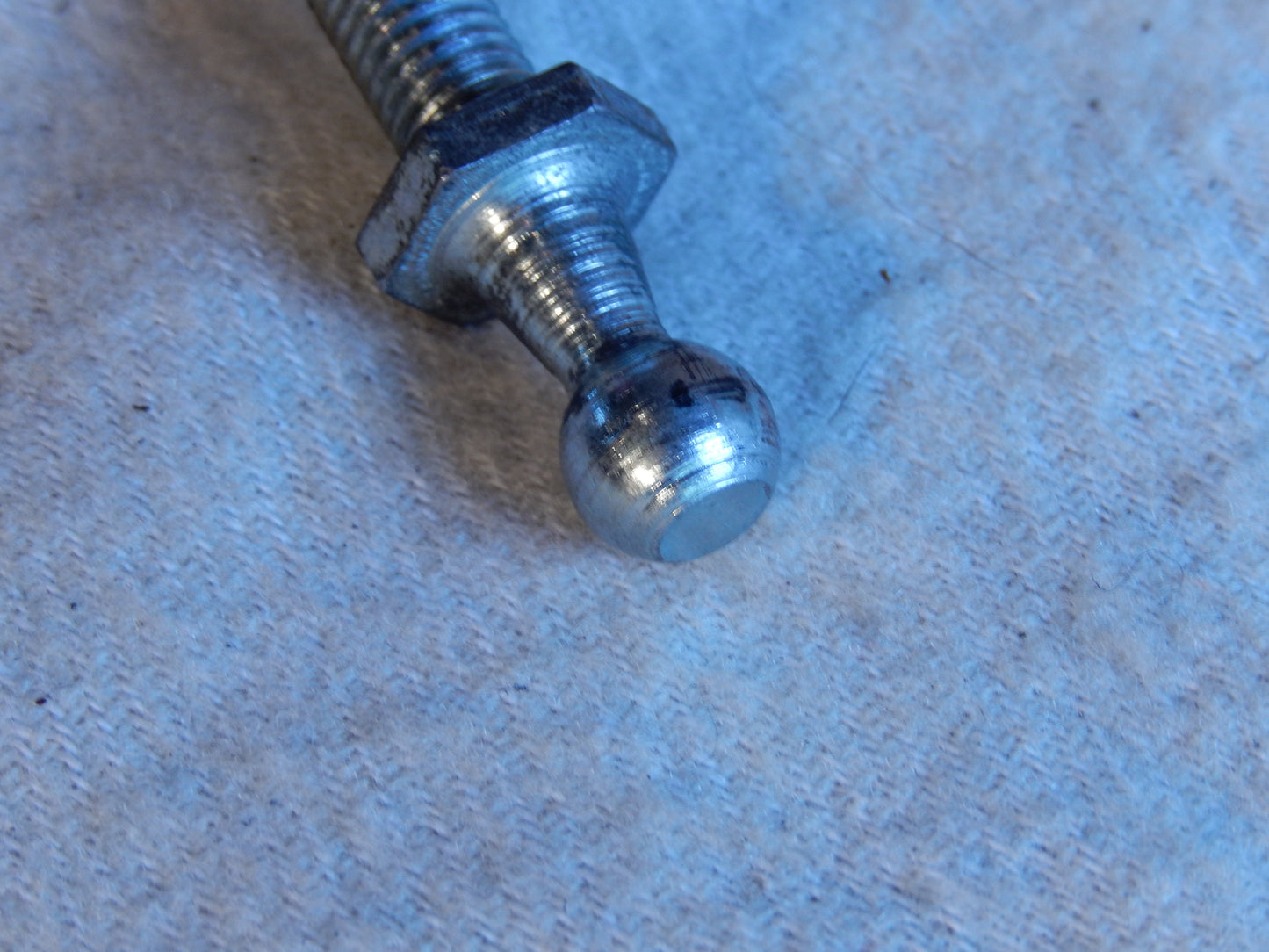 Maserati Quattroporte M-139  04 - 014 OEM Hood Lift Ball Mount