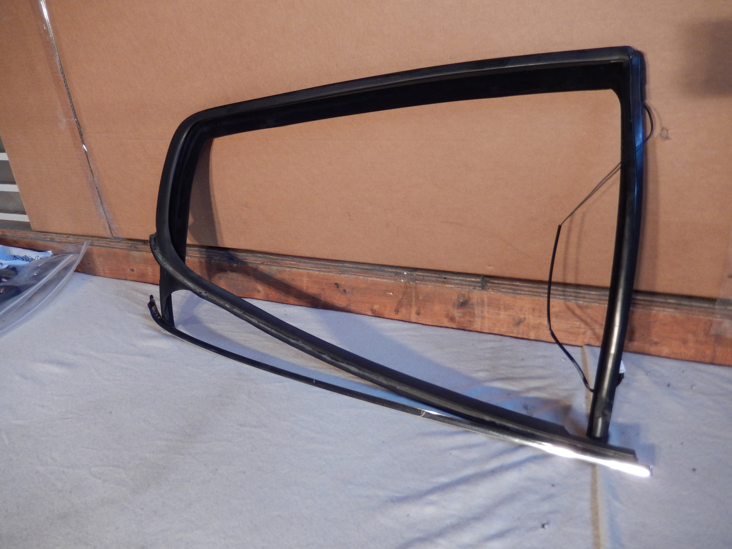 Maserati Quattroporte M-139  04 - 014 Rear Passengers Exterior Door Seal