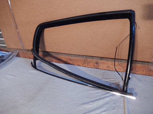 Maserati Quattroporte M-139  04 - 014 Rear Passengers Exterior Door Seal