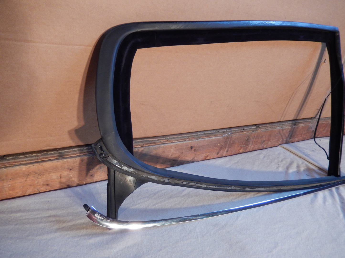 Maserati Quattroporte M-139  04 - 014 Rear Passengers Exterior Door Seal