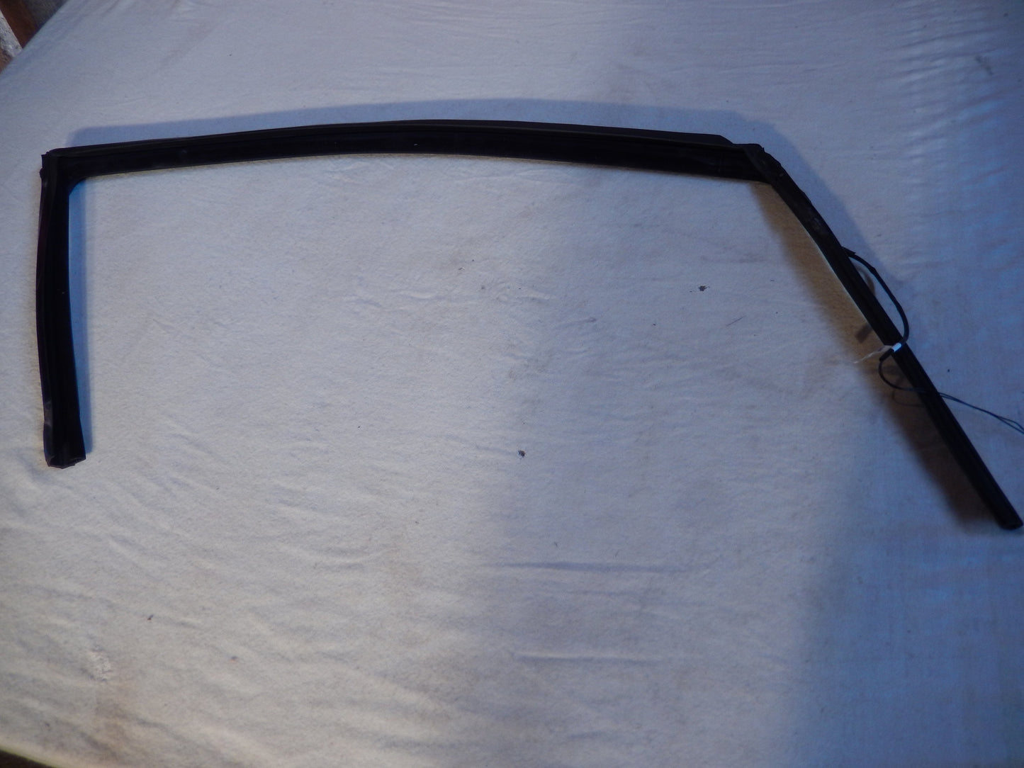 Maserati Quattroporte M-139  04 - 014 Front Passengers Exterior Door Seal