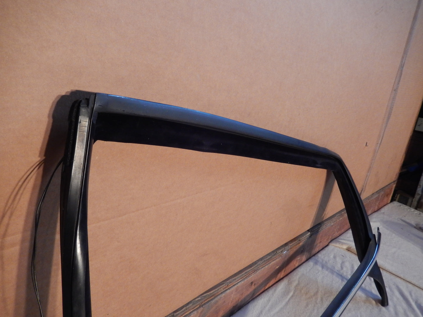 Maserati Quattroporte M-139  04 - 014 Rear Drivers Exterior Door Seal