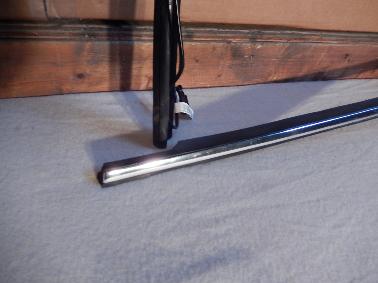 Maserati Quattroporte M-139  04 - 014 Rear Drivers Exterior Door Seal