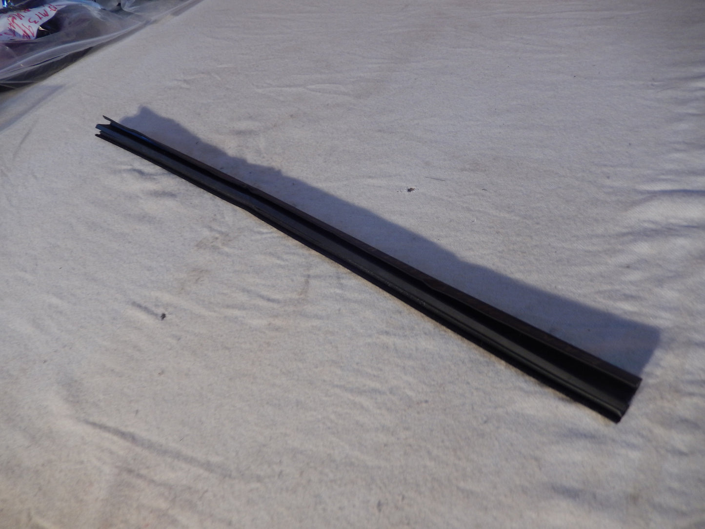 Maserati Quattroporte M-139  04 - 014 Front Passengers Interior Window Scraper