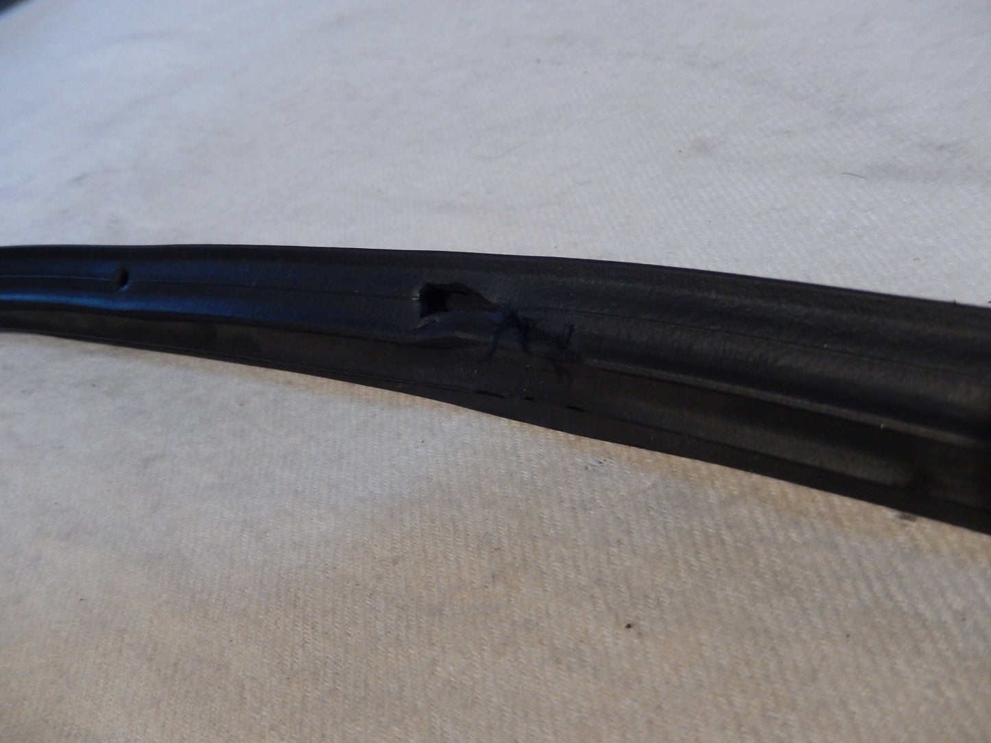 Maserati Quattroporte M-139  04 - 2014 Rear Passenger Door Outer Seal