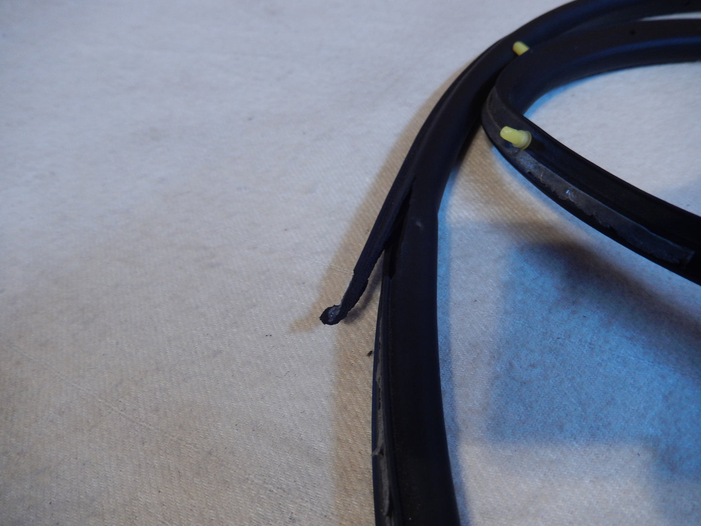 Maserati Quattroporte M-139  04 - 2014 Rear Drivers Inner Door Frame Seal