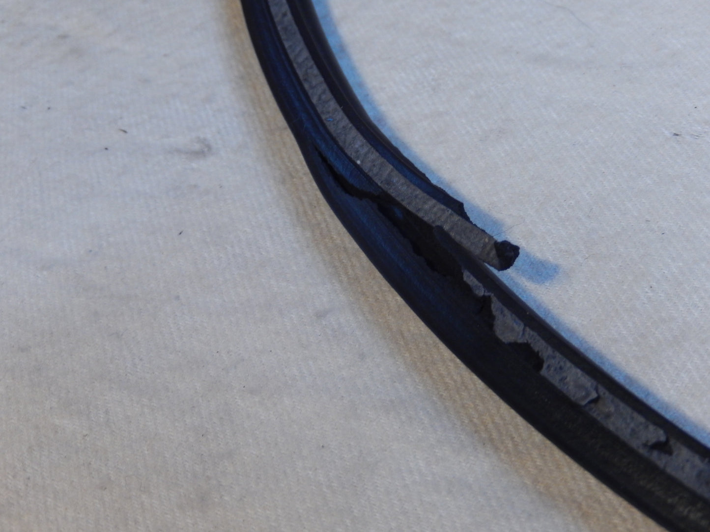 Maserati Quattroporte M-139  04 - 2014 Rear Drivers Inner Door Frame Seal